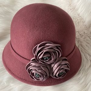 Vintage Style Hat with Flower Detail